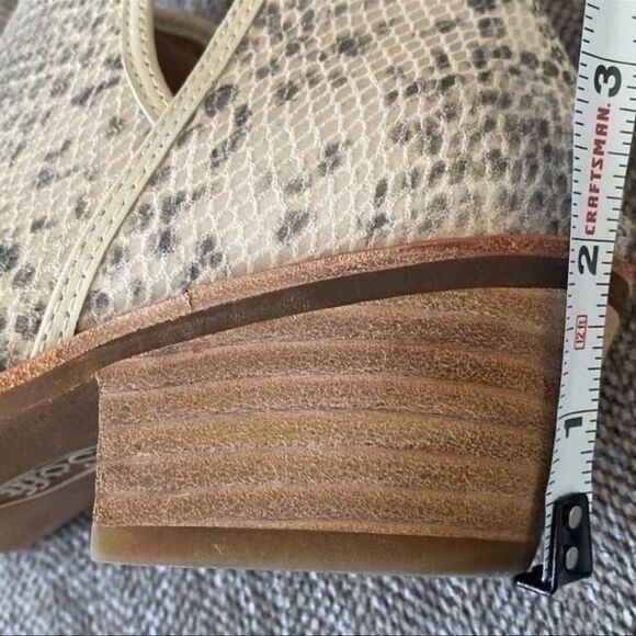 Sofft Abena Cream Leather Snake Print
Comfortable Ankle Boots Women's Size 6 EUC - Picture 11 of 12
